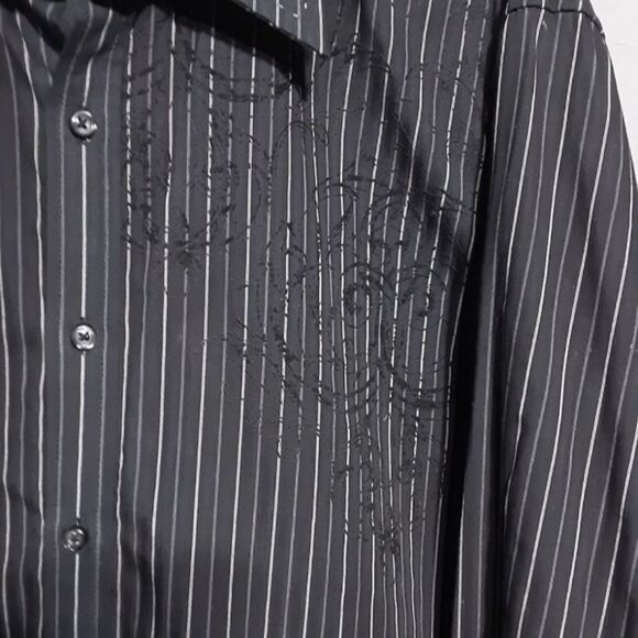 😊 J. Campbell large button down shirt. - Picture 3 of 4